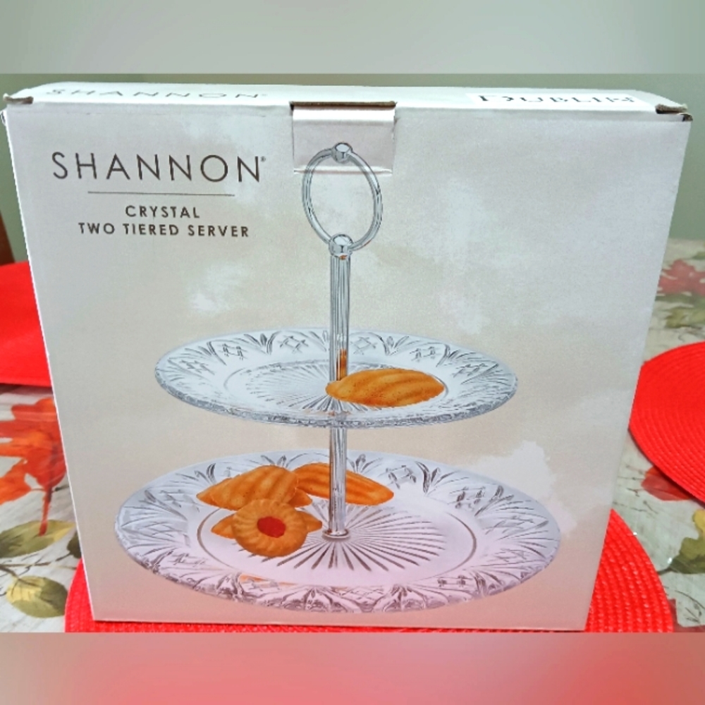 Shannon Crystal 2 Tiered Server (Dublin collection)